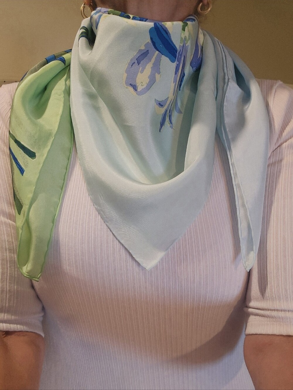 Talbots 100% Silk Floral Bouquet Scarf  Blue and Green Vintage 32x32 - Picture 7 of 10